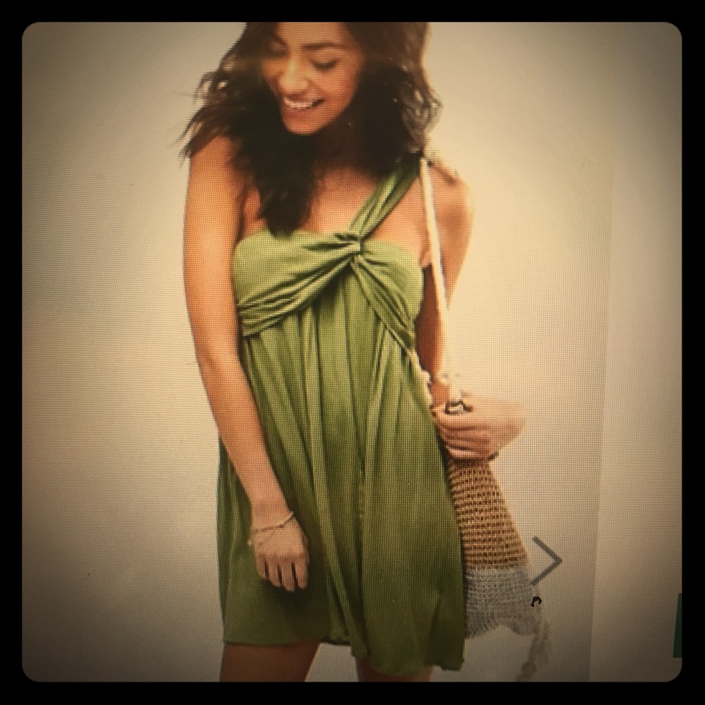 Green one shoulder chiffon beach dress